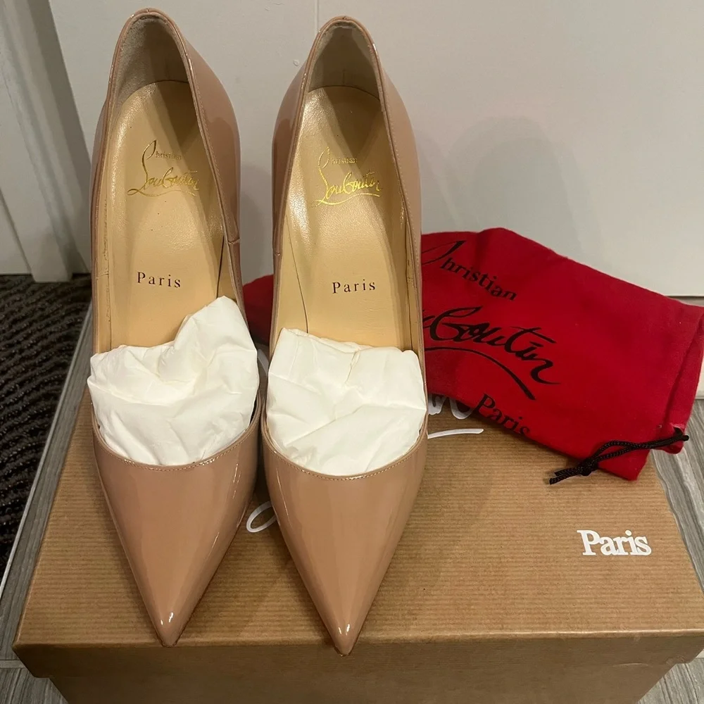 CHRISTIAN LOUBOUTIN
So Kate Patent Pointed-Toe Red Sole Pump - Picture 3 of 7